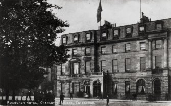 Roxburgh Hotel
View from west (postcard).
Insc: 'Roxburgh Hotel, Charlotte Square, Edinburgh'.
NMRS Survey of Private Collections.