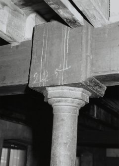Detail of cast-iron column, octagonal capital and saddle on second floor of block 6 (column 0.14m diameter).