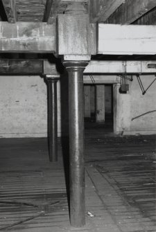 Detail of cast-iron column and saddle on second floor of block 5 (column 0.18m diameter).