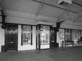 Detail of frontage to platform 1