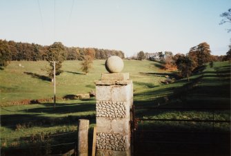 Dalmahoy estate
View East along the Gogar Burn