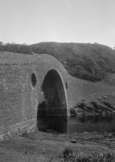 Clachan Bridge.
Oblique view.