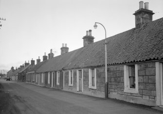 General view of 2-18 Hawkhill Road, Kincardine on Forth.