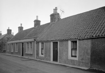 General view of 16-18 Hawkhill Road, Kincardine on Forth.