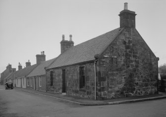General view of 20-24 Hawkhill Road, Kincardine on Forth.
