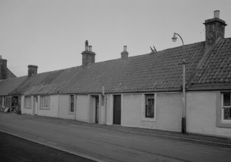 General view of 26-30 Hawkhill Road, Kincardine on Forth.