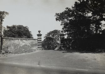 View of gateway from S.