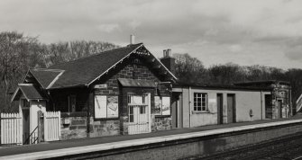 View of S bound platform from SSW.