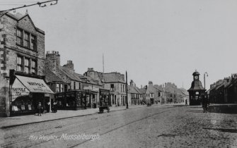 Photographic copy of a postcard.
General view.
Titled: 'Hay Weights, Musselburgh'.
