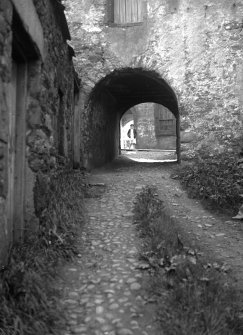 General view of pend leading from Star Inn Close.