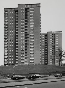 Glasgow, Plean Street, Blawarthill.
General view of point blocks from West.