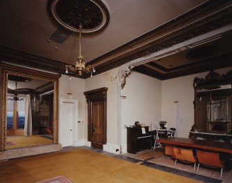 Glasgow, 3 Park Terrace, interior
View of first floor South room from South.