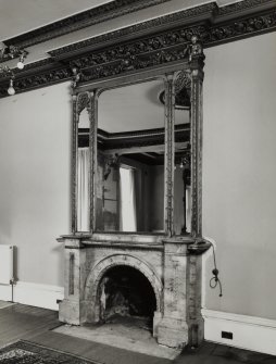 Glasgow, 3 Park Terrace, interior
View of fireplace in first floor South room.