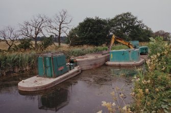 Union Canal at Muiravonside, showing dredgers at work, from S.