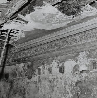 Interior.
Detail of ceiling cornice and frieze on first floor.