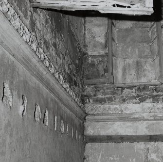 Interior.
Detail of ceiling cornice and frieze on first floor.