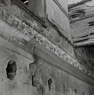 Interior.
Detail of ceiling cornice and frieze on first floor.