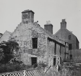 View of 21 and 23 Bridge Street and adjacent buildings, now demolished, from SW.