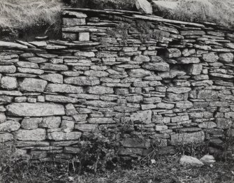 Detail of stepped wall-head on N wall, corresponding with the E face of the E partition of the scullery.