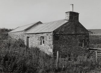 View of 'Neibister' (former croft with house - named on current 1:10000 map as 'Nebister'), to S of steading (HY 64NW 44.01) from SE
