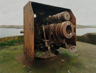Detail of E gun, showing breech loading mechanism.