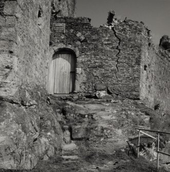 Carrick Castle.
View of courtyard barmkin entrance.