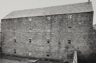 Campbeltown Distilleries.
General view of warehouse in Burnside Street.