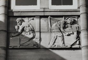 Campbeltown, Hall Street, Campbeltown Library and Museum.
Detail of frieze on East elevation showing a mason and a shipbuilder.