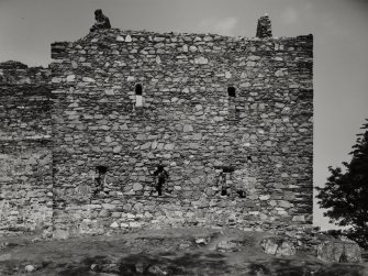 Castle Sween.
General view of East wall of kitchen tower.