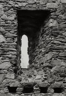 Castle Sween, interior.
View of window embrasure in upper level of East wall of kitchen tower.