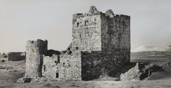 Coll, Breachacha Castle.
General view from North-East.