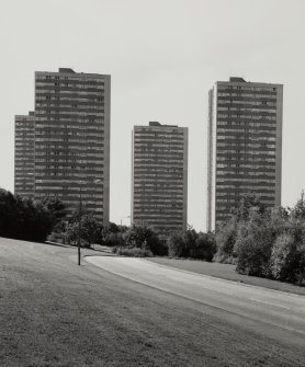 Glasgow, Sandyhills Estate.
General view from East.