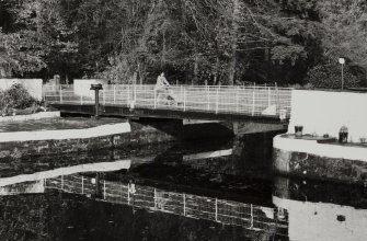 Crinan Canal, Oakfield Bridge.
View from South East.