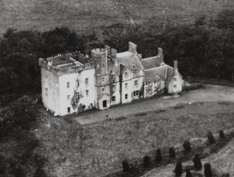 Craignish Castle.
Oblique aerial view from South-East.