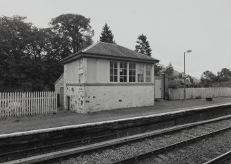 Dalmally Railway Station
View of signal box from SSW