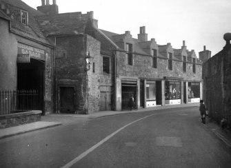 Edinburgh, 62 Restalrig Road South.
General view after restoration.