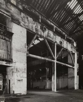 Glasgow, 13-23 Tradeston Street, Randolph & Elder Engine Works, interior.
View of strainer truss, gantry and central stanchions from North-West.