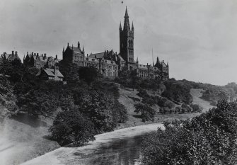 Distant view of University of Glasgow.