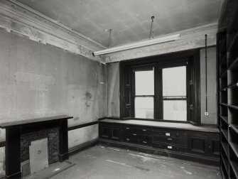 178 - 186 St Vincent Street, interior
View of second floor North West apartment from South East