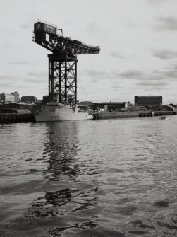 Glasgow, Stobcross Quay, Finnieston Crane.
General view of crane from West.