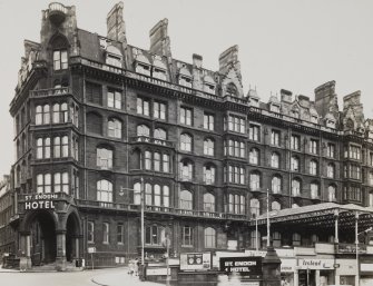 Glasgow, St Enoch Hotel.
View of West facade, North Section.