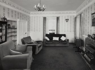 Inveraray, Fernpoint Hotel, interior.
View of first floor, North room.