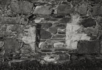 Fraoch Eilean Castle.
Detail of West window in South wall.