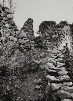 Fraoch Eilean Castle, interior.
Detail of entrance of outworks.