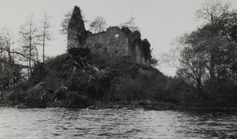 Fraoch Eilean Castle.
General view from East.