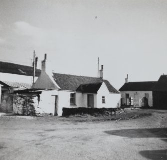 General view of a cottage.