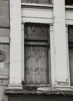 Glasgow, 17-39 Watson Street.
Detail of specimen first floor window.