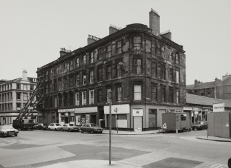 General view of W Campbell Street from NE at corner with Holm Street.