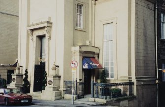 278 West George Street
View of main entrance to Malmaison