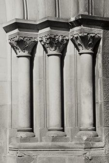 Glasgow, 9 Wester Craigs, Blackfriars Park Church.
Detail of columns and capitals surrounding entrance.